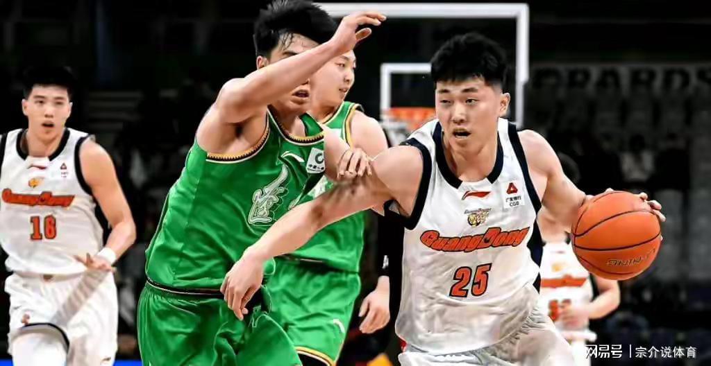 乐鱼平台-CBA排名变天，张镇麟带队第一，辽篮惨败没戏，混子球队13败